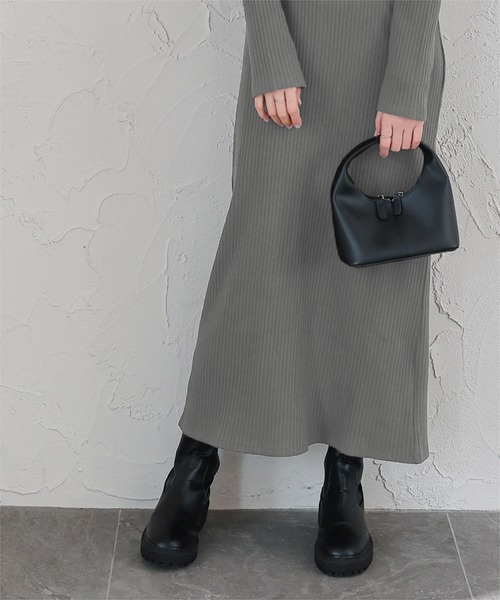 UR'S（ユアーズ）の「クルーネックリブワンピース（ワンピース・レディース・ブラック/チャコール/ブラウン・M/S）」の15枚目の写真