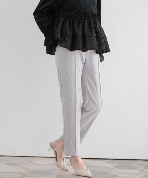 Fit more(フィットモア)の「ビジューテーパードパンツ(その他パンツ・レディース・グレー/ホワイト/ブラック・PS/S/M)」の13枚目の写真