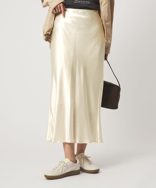 green label relaxing（グリーンレーベルリラクシング）の「サテン ナロー スカート（スカート・レディース・オフホワイト/モカ/イエロー・36/38）」の13枚目の写真