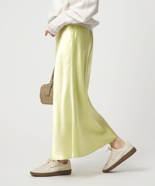 green label relaxing（グリーンレーベルリラクシング）の「サテン ナロー スカート（スカート・レディース・オフホワイト/モカ/イエロー・36/38）」の17枚目の写真