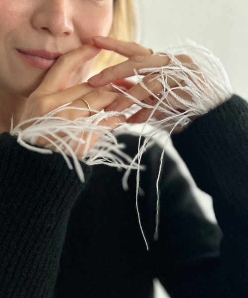 Kotoe（コトエ）の「フェイクフェザー 付け袖（アームカバー・レディース・ホワイト・FREE）」の4枚目の写真