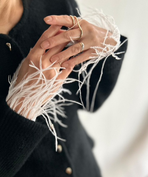 Kotoe（コトエ）の「フェイクフェザー 付け袖（アームカバー・レディース・ホワイト・FREE）」の3枚目の写真