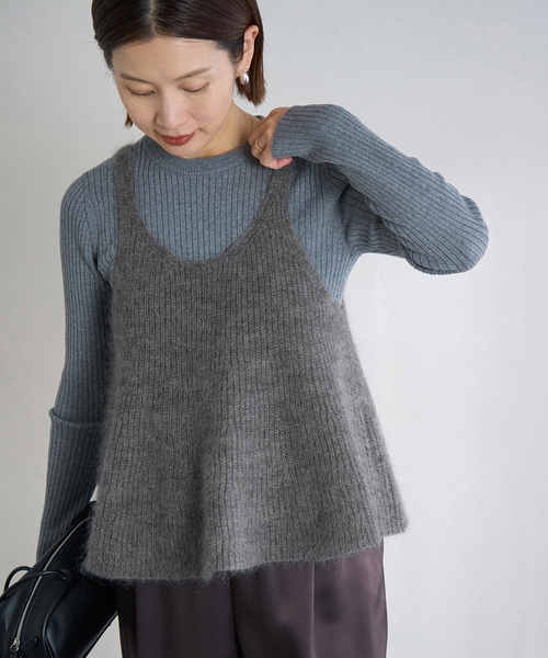 IENA（イエナ）の「《WEB限定/追加》モヘヤミックスフレアタンク（ベスト・レディース・チャコールグレー・FREE）」の13枚目の写真