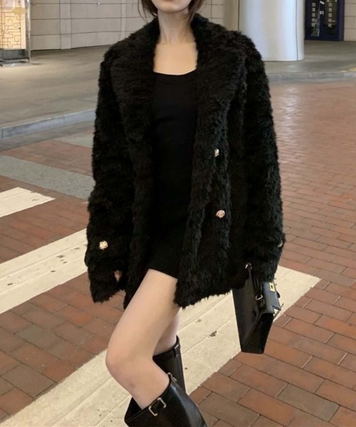 MAISON DE THERESE(メゾン ド テレーズ)の「ゴールドボタン フェイクファーコート(その他アウター・レディース・ブラック/アイボリー・L)」の4枚目の写真