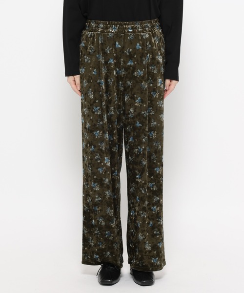 mysty woman（ミスティウーマン）の「フラワープリントベロアパンツ　638759（その他パンツ・レディース・カーキ/ネイビー・FREE）」の11枚目の写真