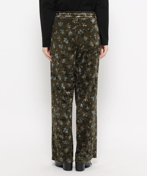mysty woman（ミスティウーマン）の「フラワープリントベロアパンツ　638759（その他パンツ・レディース・カーキ/ネイビー・FREE）」の13枚目の写真