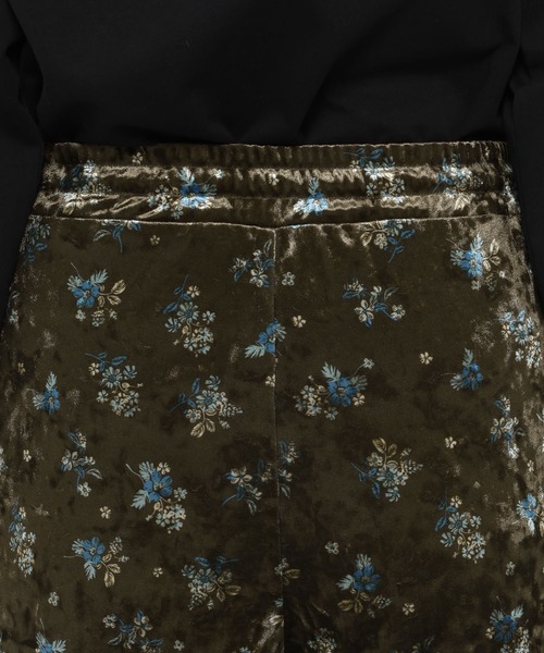 mysty woman（ミスティウーマン）の「フラワープリントベロアパンツ　638759（その他パンツ・レディース・カーキ/ネイビー・FREE）」の14枚目の写真