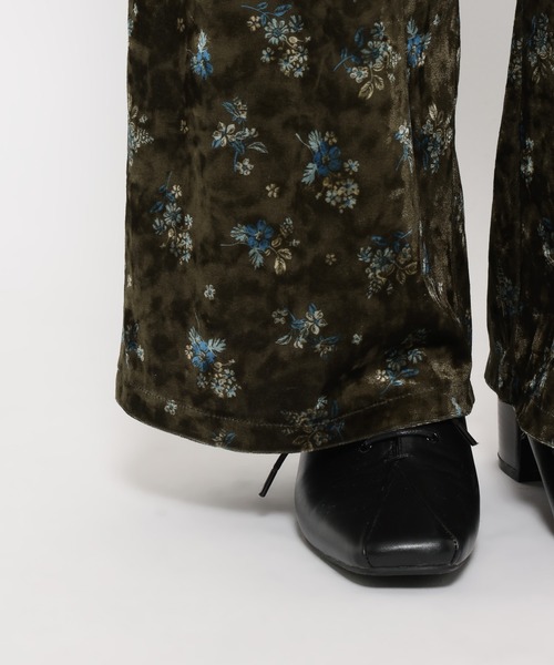 mysty woman（ミスティウーマン）の「フラワープリントベロアパンツ　638759（その他パンツ・レディース・カーキ/ネイビー・FREE）」の17枚目の写真