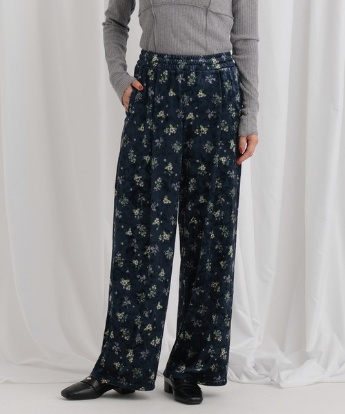 mysty woman（ミスティウーマン）の「フラワープリントベロアパンツ　638759（その他パンツ・レディース・カーキ/ネイビー・FREE）」の8枚目の写真