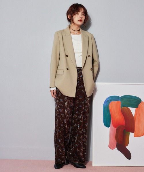 mysty woman（ミスティウーマン）の「フラワープリントベロアパンツ　638759（その他パンツ・レディース・カーキ/ネイビー・FREE）」の3枚目の写真