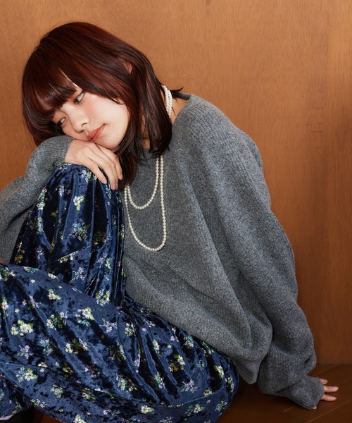 mysty woman（ミスティウーマン）の「フラワープリントベロアパンツ　638759（その他パンツ・レディース・カーキ/ネイビー・FREE）」の5枚目の写真