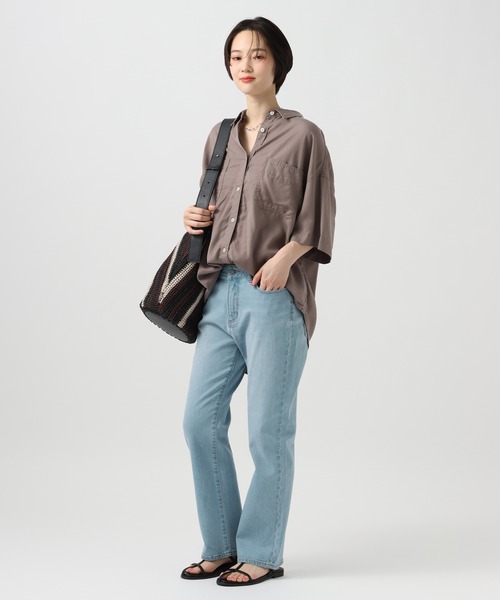 BAYFLOW（ベイフロー）の「[美脚見えシルエット]ベーシックストレートデニム（デニムパンツ・レディース・ブルー/ライトブルー・SMALL/MEDIUM）」の5枚目の写真