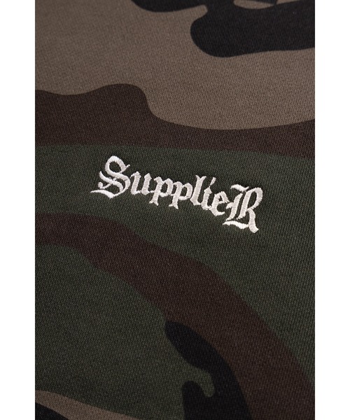 SUPPLIER（サプライヤー）の「ジップフーディ｜Camouflage Cross Leather Patch Zip Hoodie｜SUPPLIER（パーカー・メンズ・グリーン系カモフラージュ/グレー系カモフラージュ・MEDIUM/LARGE/X-LARGE/SMALL）」の5枚目の写真