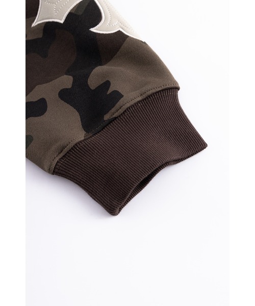 SUPPLIER（サプライヤー）の「ジップフーディ｜Camouflage Cross Leather Patch Zip Hoodie｜SUPPLIER（パーカー・メンズ・グリーン系カモフラージュ/グレー系カモフラージュ・MEDIUM/LARGE/X-LARGE/SMALL）」の6枚目の写真