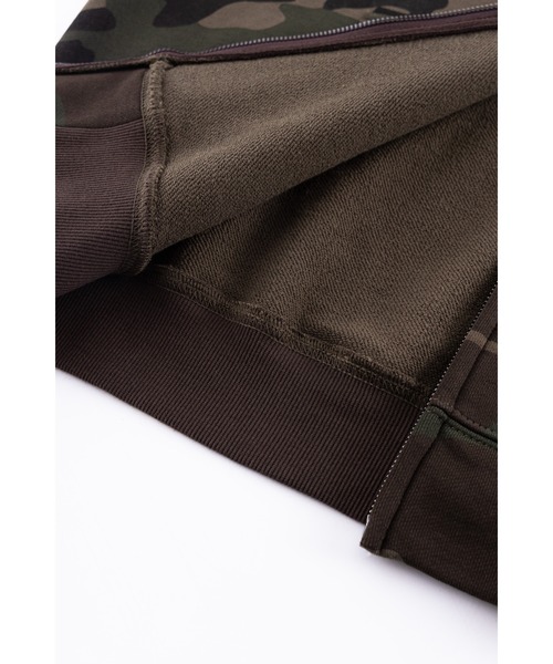 SUPPLIER（サプライヤー）の「ジップフーディ｜Camouflage Cross Leather Patch Zip Hoodie｜SUPPLIER（パーカー・メンズ・グリーン系カモフラージュ/グレー系カモフラージュ・MEDIUM/LARGE/X-LARGE/SMALL）」の8枚目の写真