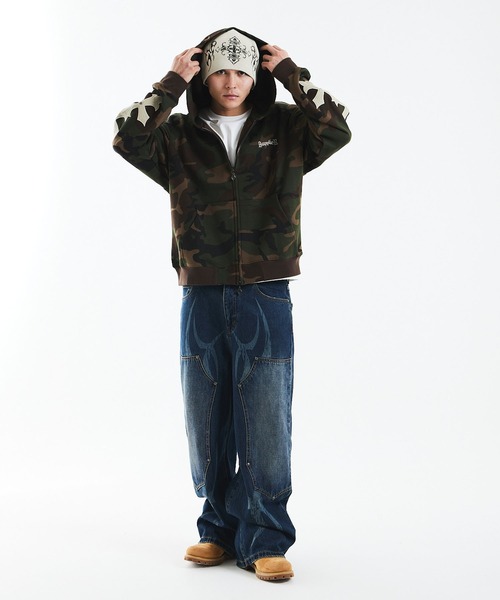 SUPPLIER(サプライヤー)の「ジップフーディ|Camouflage Cross Leather Patch Zip Hoodie|SUPPLIER(パーカー・メンズ・グリーン系カモフラージュ/グレー系カモフラージュ・MEDIUM/LARGE/X-LARGE/SMALL/XX-LARGE)」の6枚目の写真