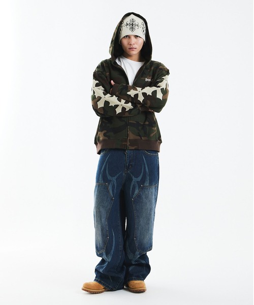 SUPPLIER(サプライヤー)の「ジップフーディ|Camouflage Cross Leather Patch Zip Hoodie|SUPPLIER(パーカー・メンズ・グリーン系カモフラージュ/グレー系カモフラージュ・MEDIUM/LARGE/X-LARGE/SMALL/XX-LARGE)」の7枚目の写真
