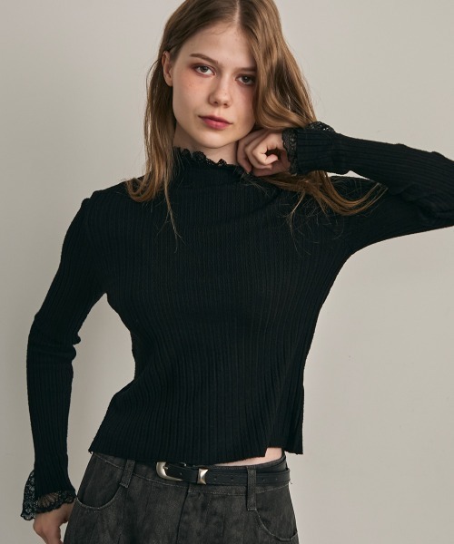 Clum(クルム)の「レースフリルレイヤードニットトップス(ニット/セーター・レディース・ホワイト/ナチュラル/ブラック・FREE)」の1枚目の写真