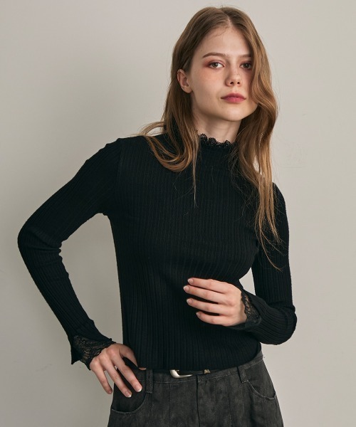 Clum(クルム)の「レースフリルレイヤードニットトップス(ニット/セーター・レディース・ホワイト/ナチュラル/ブラック・FREE)」の4枚目の写真