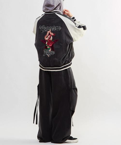 CONVERSE TOKYO（コンバーストウキョウ）の「DENIM WIDE CARGO PANTS（デニムパンツ・レディース・インディゴブルー/グレー/ブラック・MEDIUM/SMALL）」の7枚目の写真