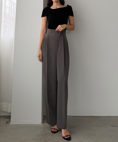 Louere(ルエレ)の「ハイウエストラップパンツ(スラックス・レディース・ブラック/アイボリー/ダークグレー・SMALL/MEDIUM/LARGE/X-LARGE)」の3枚目の写真