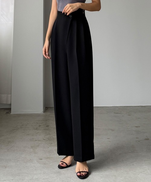 Louere(ルエレ)の「ハイウエストラップパンツ(スラックス・レディース・ブラック/アイボリー/ダークグレー・SMALL/MEDIUM/LARGE/X-LARGE)」の4枚目の写真
