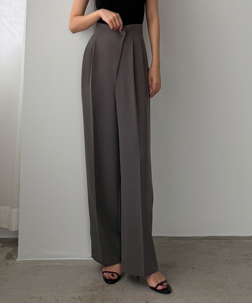 Louere(ルエレ)の「ハイウエストラップパンツ(スラックス・レディース・ブラック/アイボリー/ダークグレー・SMALL/MEDIUM/LARGE/X-LARGE)」の12枚目の写真