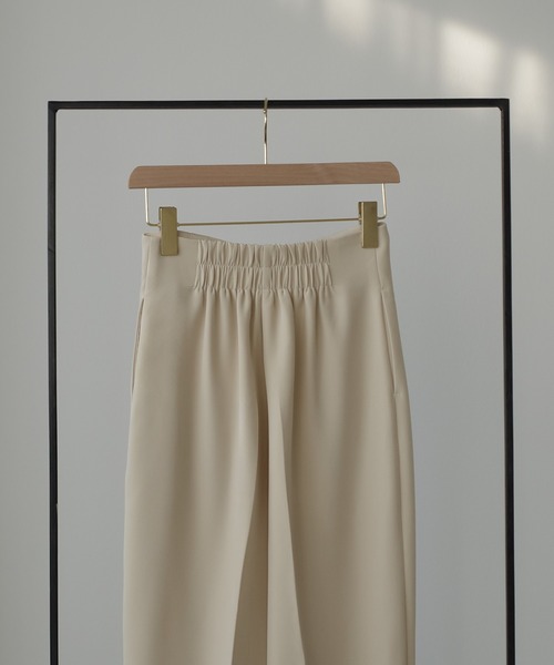 Louere(ルエレ)の「ハイウエストラップパンツ(スラックス・レディース・ブラック/アイボリー/ダークグレー・SMALL/MEDIUM/LARGE/X-LARGE)」の18枚目の写真