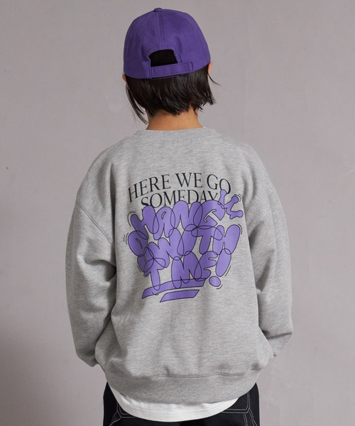 PAIRMANON STREET（ペアマノンストリート）の「裏毛 バックプリント ロゴ  スウェット トレーナー【PAIRMANON STREET】（スウェット・キッズ・グレー/ブルー/ブラック/グレー系その他/レッド・100/110/120/130/140/150/160/90）」の2枚目の写真