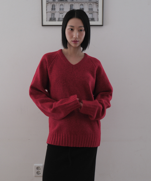320SHOWROOM(320ショールーム)の「Raglan V-Neck Loose Fit Knit Pullover Red(ニット/セーター・レディース・レッド・FREE)」の1枚目の写真