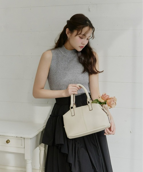 Olu.（オルドット）の「ミニマルボストンバッグ（ボストンバッグ・レディース・キャメル/アイボリー/ブラック・FREE）」の6枚目の写真