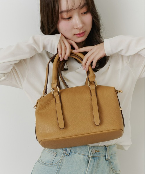 Olu.（オルドット）の「ミニマルボストンバッグ（ボストンバッグ・レディース・キャメル/アイボリー/ブラック・FREE）」の8枚目の写真