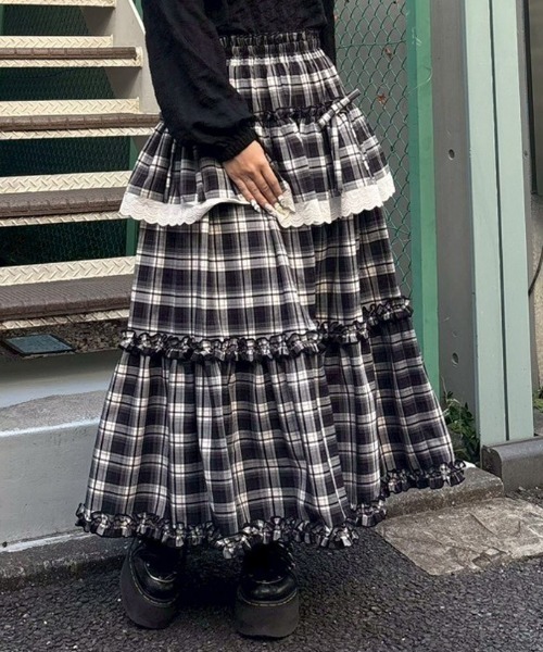 Candy Stripper(キャンディストリッパー)の「AFTERNOON TIERED FRILL スカート(スカート・レディース・ライトイエロー/ブラック/ライトブルー・FREE)」の2枚目の写真