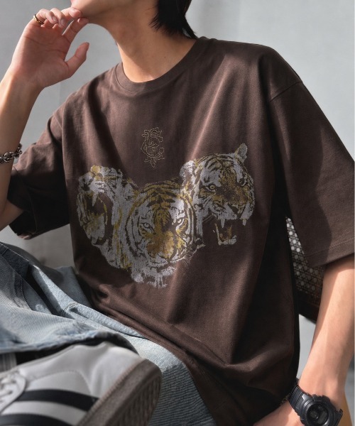 Classical Origin(クラシカルオリジン)の「綿100% ワンポイント刺繍入り ヴィンテージ グラフィックアソートTシャツ/Vintage Graphic Assorted T-Shirt(Tシャツ/カットソー・メンズ・ブラウン系1/グレー系2/グレー系3/ホワイト系1/グレー系1/ピンク系1・LARGE/MEDIUM/SMALL)」の5枚目の写真