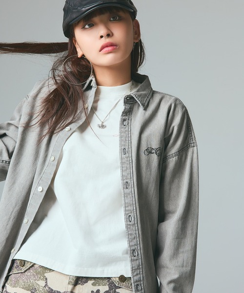 X-girl（エックスガール）の「CURSIVE SCRIPT LOGO AND FACE S/S TEE（Tシャツ/カットソー・レディース・ブルー/ブラック/ホワイト・S/M/L）」の16枚目の写真