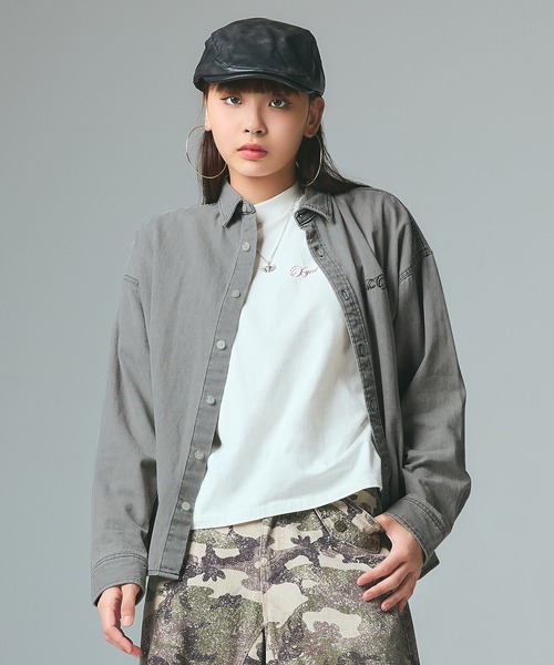 X-girl（エックスガール）の「CURSIVE SCRIPT LOGO AND FACE S/S TEE（Tシャツ/カットソー・レディース・ブルー/ブラック/ホワイト・S/M/L）」の17枚目の写真