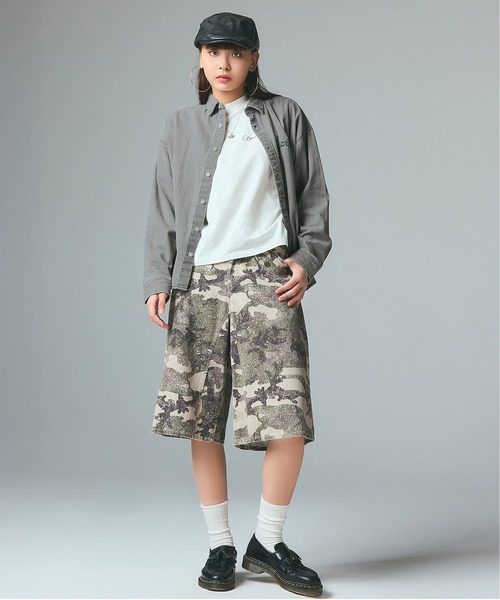 X-girl（エックスガール）の「CURSIVE SCRIPT LOGO AND FACE S/S TEE（Tシャツ/カットソー・レディース・ブルー/ブラック/ホワイト・S/M/L）」の18枚目の写真