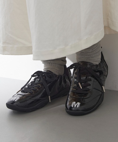 MAISON MAVERICK PRESENTS(メゾンマベリックプレゼンツ)の「【MAISON MAVERICK PRESENTS】Ballerina Track Sneakers バレリーナトラックスニーカー(スニーカー・レディース・ブラック/シルバー・24.5cm/24cm/23.5cm/23cm)」の2枚目の写真
