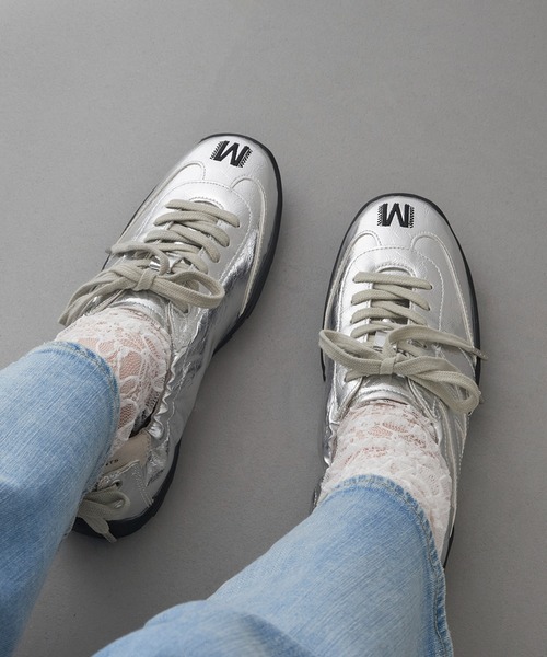 MAISON MAVERICK PRESENTS(メゾンマベリックプレゼンツ)の「【MAISON MAVERICK PRESENTS】Ballerina Track Sneakers バレリーナトラックスニーカー(スニーカー・レディース・ブラック/シルバー・24.5cm/24cm/23.5cm/23cm)」の3枚目の写真