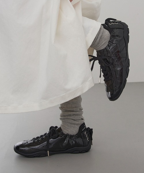MAISON MAVERICK PRESENTS(メゾンマベリックプレゼンツ)の「【MAISON MAVERICK PRESENTS】Ballerina Track Sneakers バレリーナトラックスニーカー(スニーカー・レディース・ブラック/シルバー・24.5cm/24cm/23.5cm/23cm)」の14枚目の写真