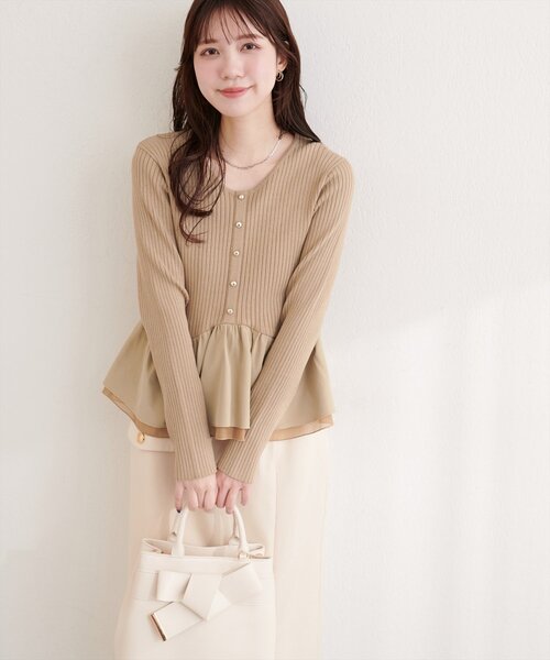 natural couture（ナチュラルクチュール）の「異素材ペプラムニット（ニット/セーター・レディース・ブラック/ネイビー/ミント/ベージュ/オフホワイト・FREE）」の3枚目の写真