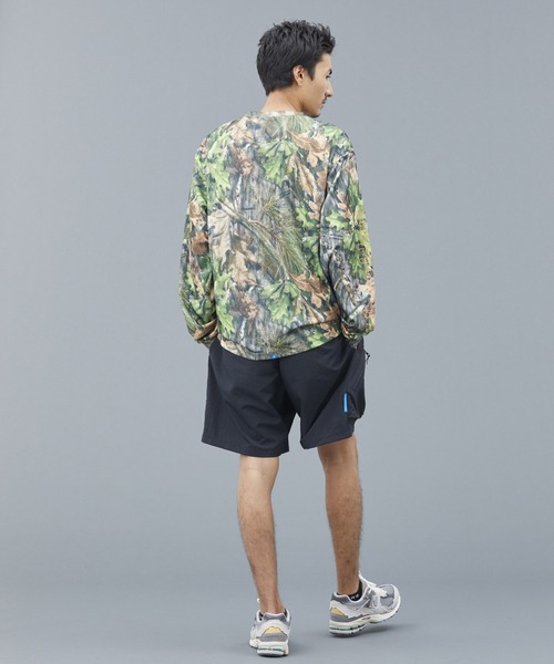 Liberaiders（リベレイダース）の「Liberaiders/リベレイダース CAMO L/S DRY TEE ラバーロゴ カモフラージュ柄 Tシャツ  2026年春夏（Tシャツ/カットソー・メンズ・カモフラージュ・M/L）」の9枚目の写真