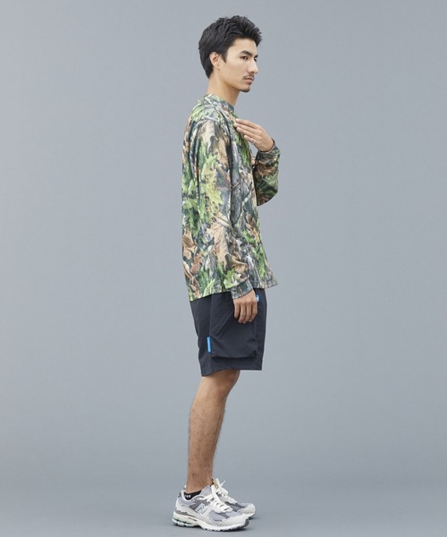 Liberaiders（リベレイダース）の「Liberaiders/リベレイダース CAMO L/S DRY TEE ラバーロゴ カモフラージュ柄 Tシャツ  2026年春夏（Tシャツ/カットソー・メンズ・カモフラージュ・M/L）」の8枚目の写真