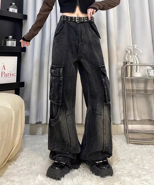 &soiree(アンドソワレ)の「サイドポケットワイドデニムパンツ(デニムパンツ・レディース・ブラック・X-LARGE/LARGE/MEDIUM/SMALL)」の1枚目の写真