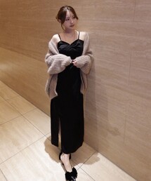 SELFIST（セルフィスト）の「【一花さんコラボ】ニットカーデ＆サテンワンピースSET（ワンピース）」