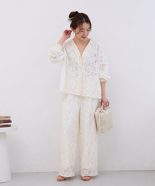 le.coeur blanc（ルクールブラン）の「フラワーメッシュレースカーデ（カーディガン/ボレロ・レディース・オフホワイト/ブラック・38）」の12枚目の写真