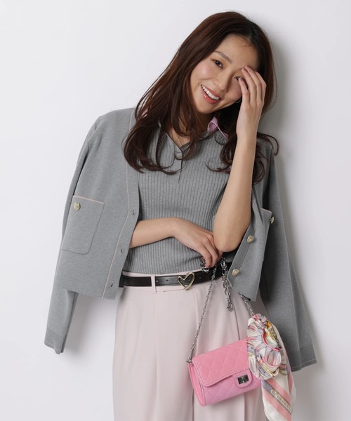 JUSGLITTY（ジャスグリッティー）の「５分袖シャツカラーＶネックアンサンブル（ニット/セーター・レディース・ホワイト/コーラルピンク/グレー/ピンクベージュ/ネイビー・2）」の3枚目の写真