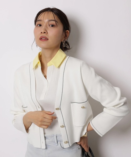 JUSGLITTY（ジャスグリッティー）の「５分袖シャツカラーＶネックアンサンブル（ニット/セーター・レディース・ホワイト/コーラルピンク/グレー/ピンクベージュ/ネイビー・2）」の2枚目の写真