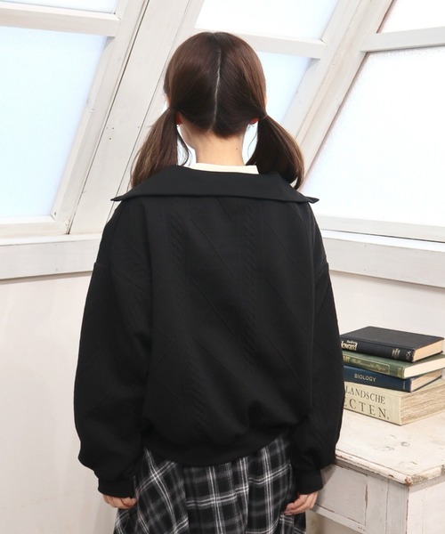 CECIL McBEE（セシルマクビー）の「ケーブル柄ふくれジャガードレイヤード風ハーフジップトップス（スウェット・レディース・ライトベージュ/ブラック・MEDIUM/LARGE）」の6枚目の写真