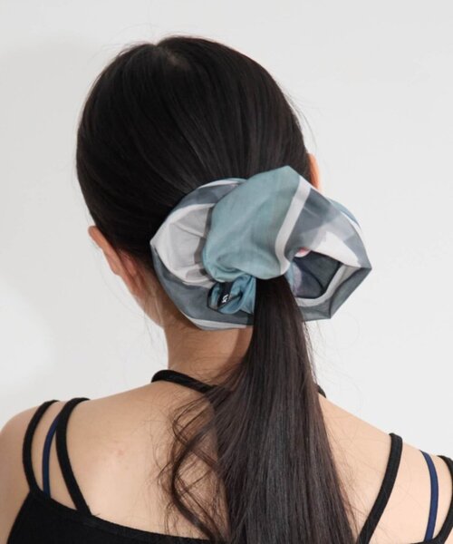 Omekashi(オメカシ)の「【LY】 Haarelastiek(シュシュ・レディース・ブルー/ブラック/アイボリー・ONE SIZE)」の3枚目の写真